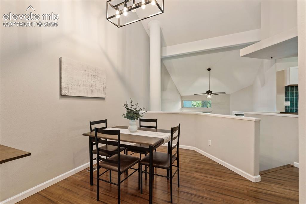 Image 5 of 42: Dining Area