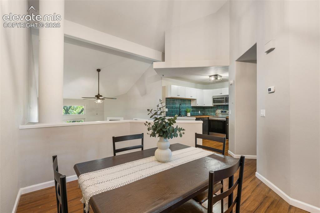 Image 6 of 42: Dining Area