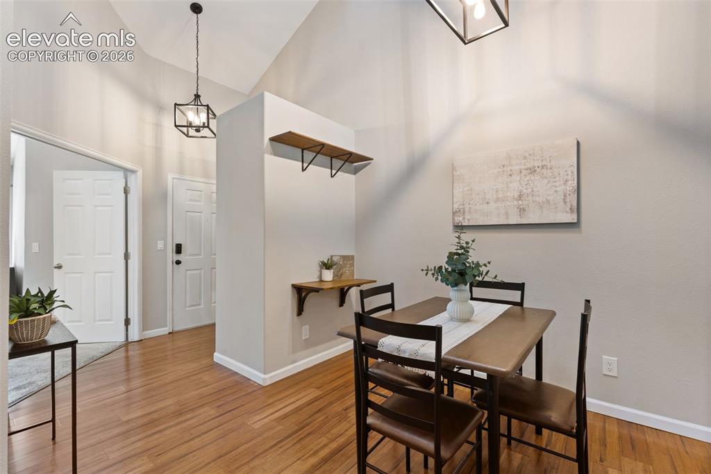 Image 7 of 42: Dining Area