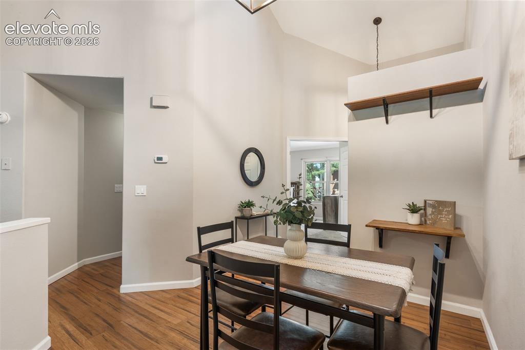 Image 8 of 42: Dining Area
