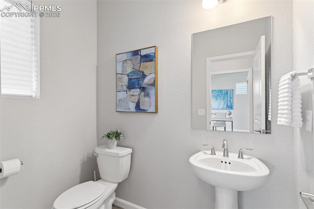 Image 20 of 35: Bathroom