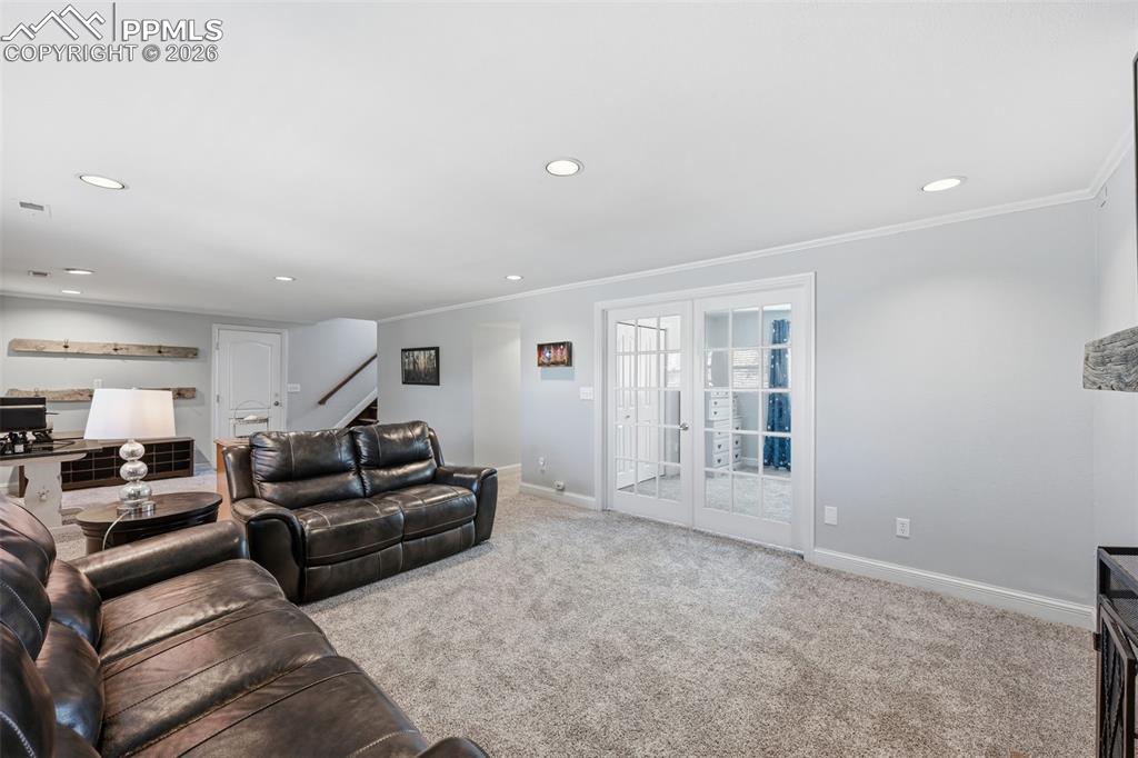 Image 12 of 26: Kitchen