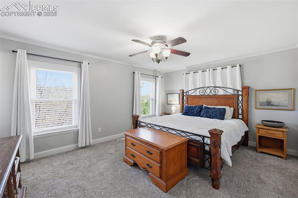 Image 16 of 26: Bedroom