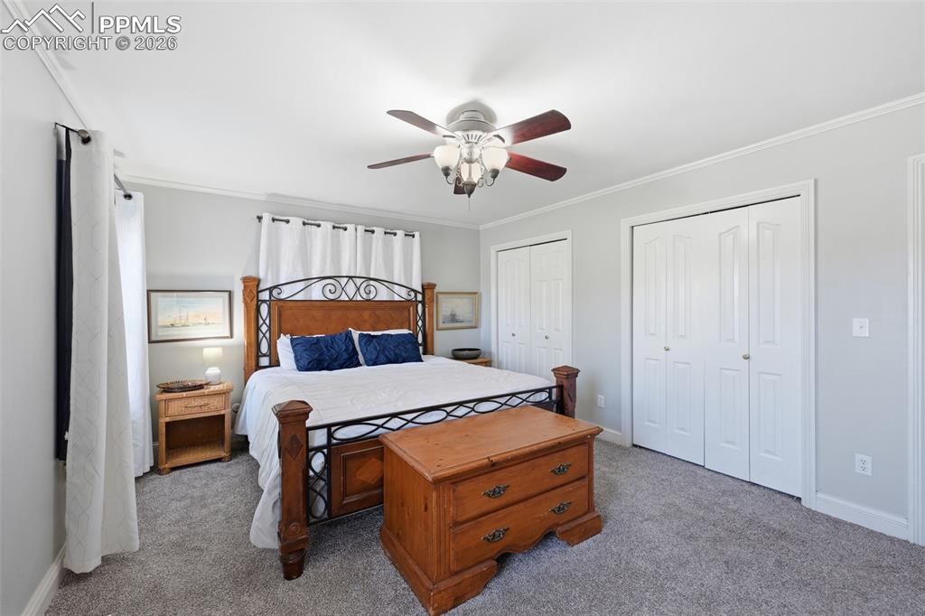 Image 17 of 26: Bedroom