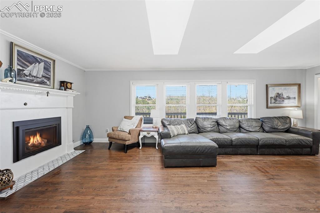 Image 6 of 26: New Supplement