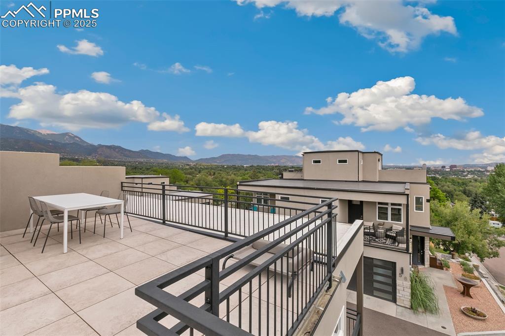 Image 33 of 39: Patio