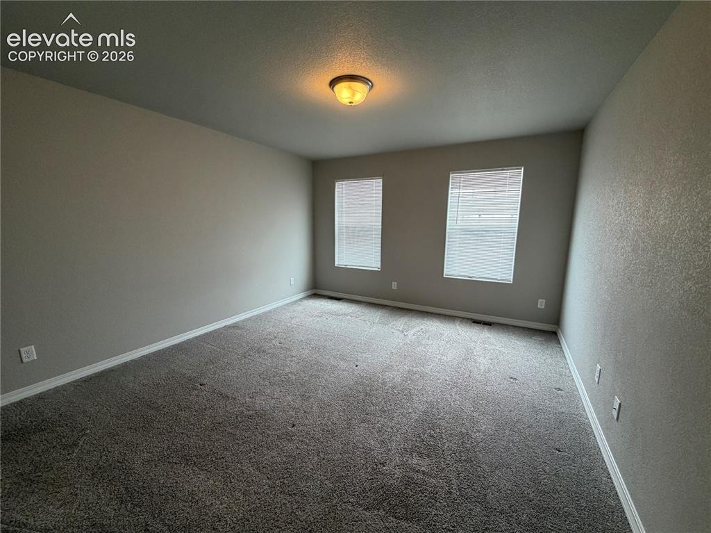 Image 14 of 28: Dining Area