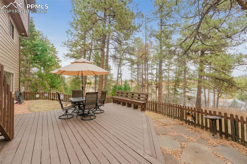 Image 17 of 38: Deck