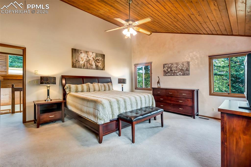 Image 20 of 38: Bedroom