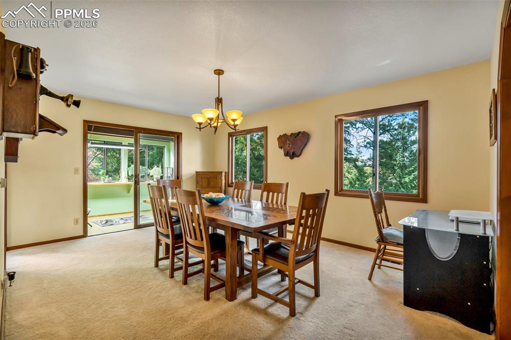 Image 9 of 38: Dining Area