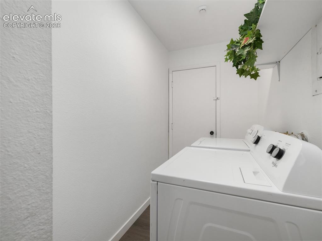 Image 10 of 21: Laundry