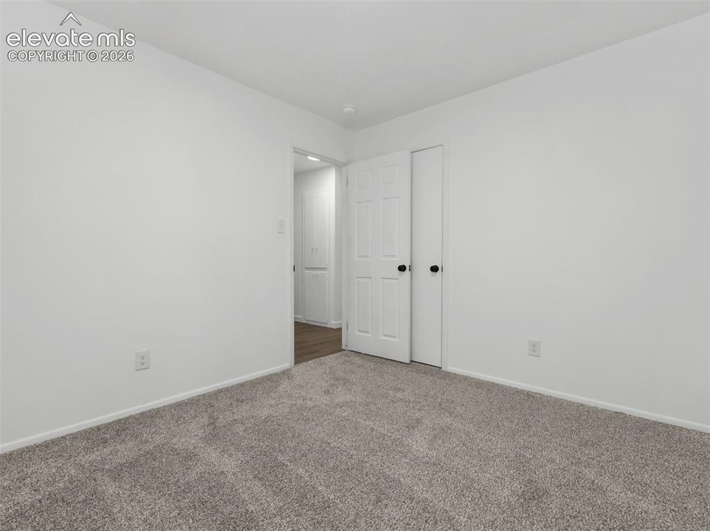 Image 15 of 21: Bedroom