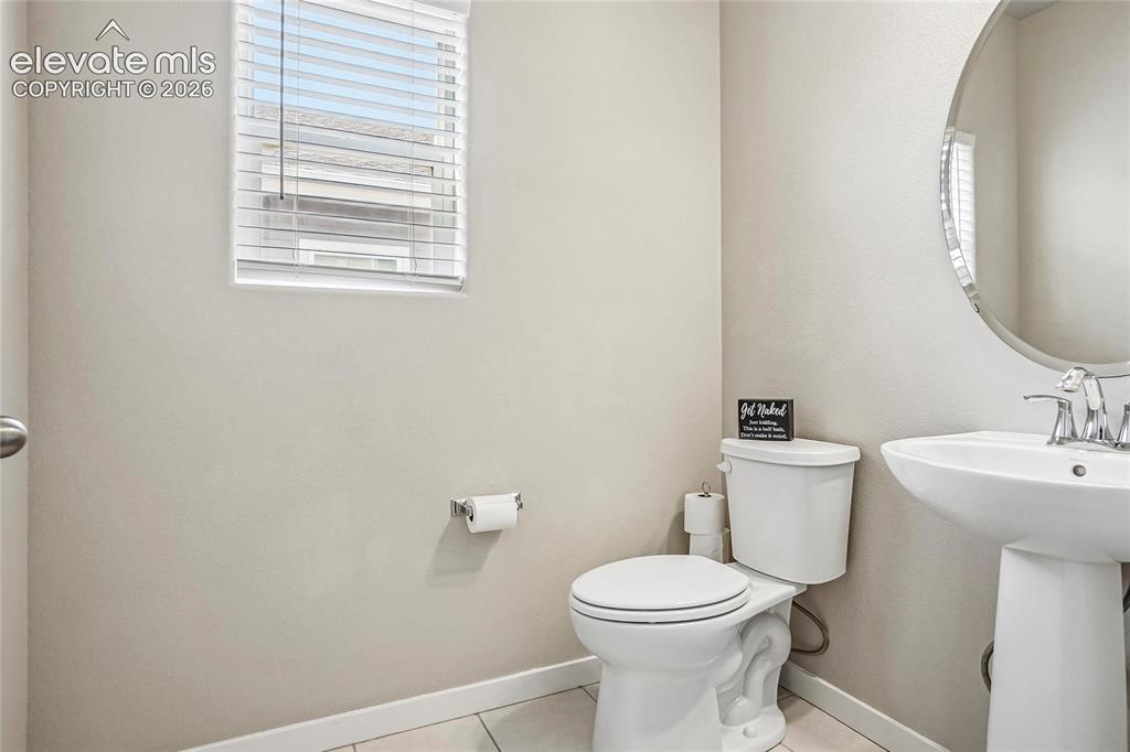 Image 18 of 50: Bathroom