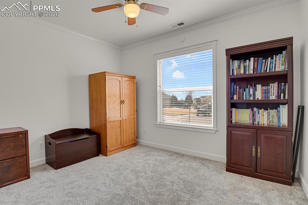 Image 25 of 35: Bedroom