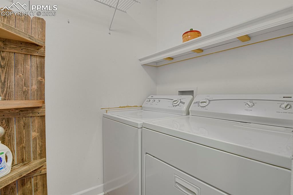 Image 28 of 35: Laundry