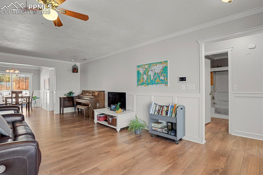 Image 6 of 35: Living Room