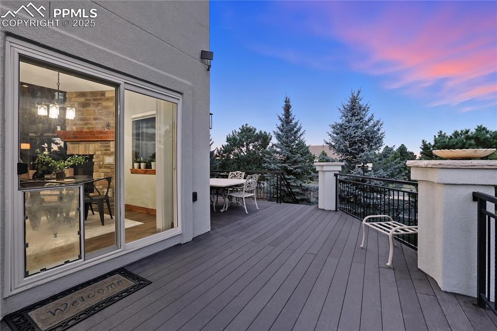 Image 10 of 47: Deck