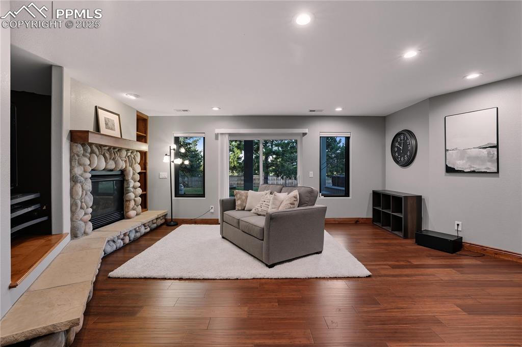 Image 34 of 47: Walk-Out Basement Bar, Family Room / Rec Room