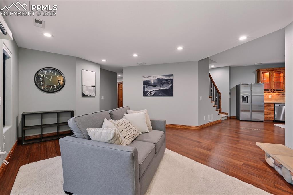 Image 36 of 47: Family Room