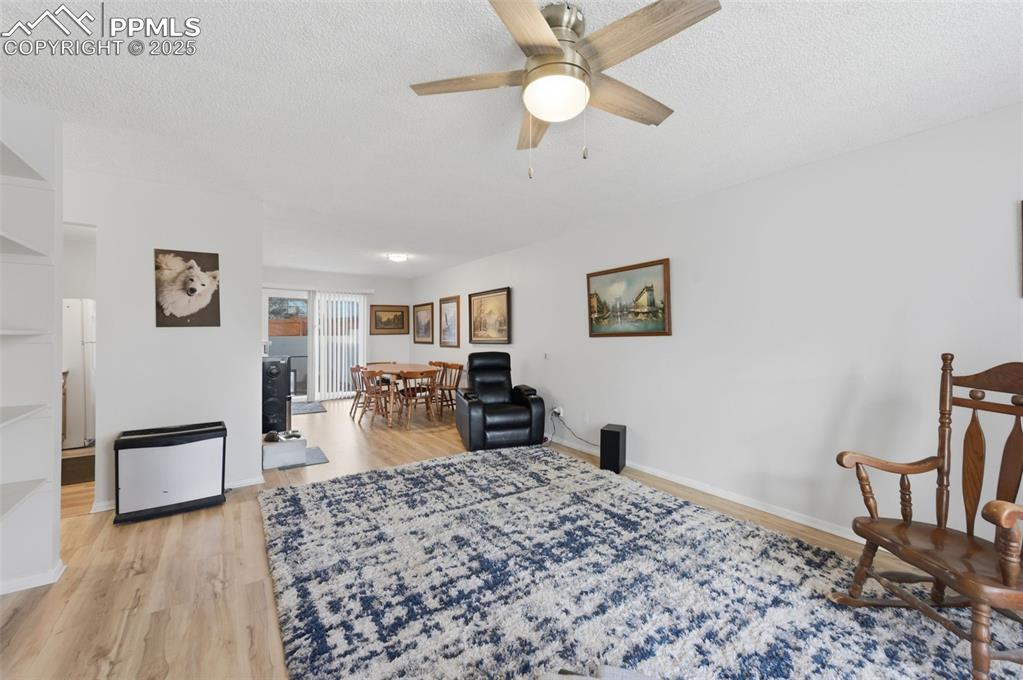 Image 2 of 23: Living Room