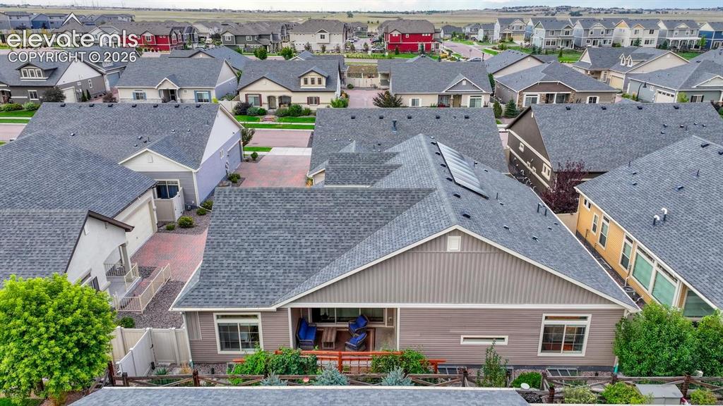 Image 33 of 44: Architectural shingles on roof