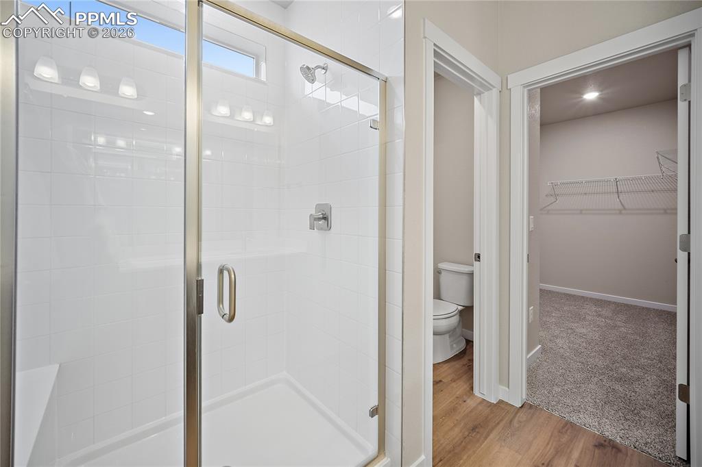 Image 23 of 38: Bathroom