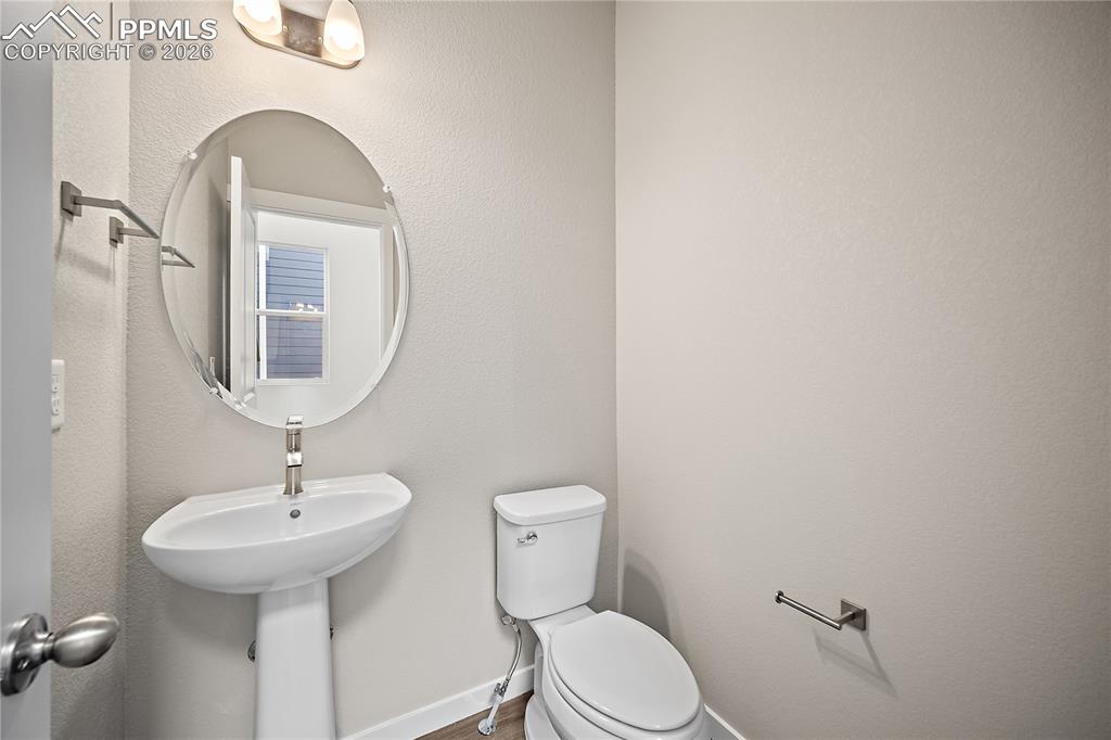 Image 5 of 38: Bathroom