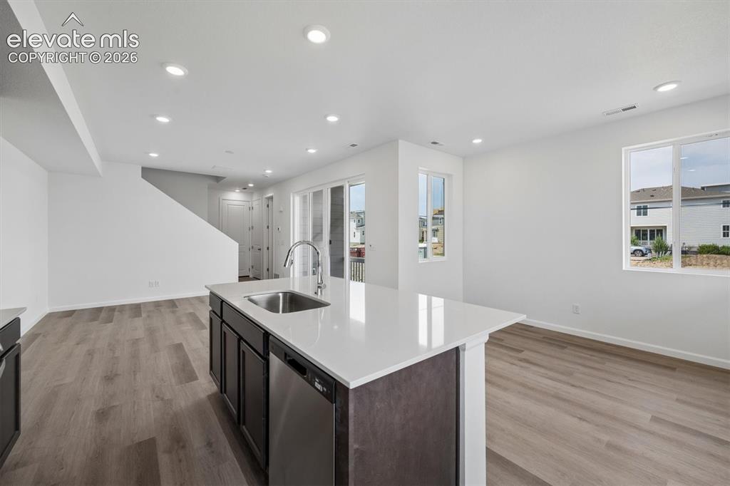 Image 7 of 22: Kitchen