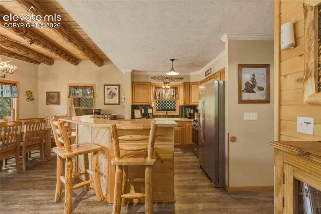 Image 12 of 41: Kitchen