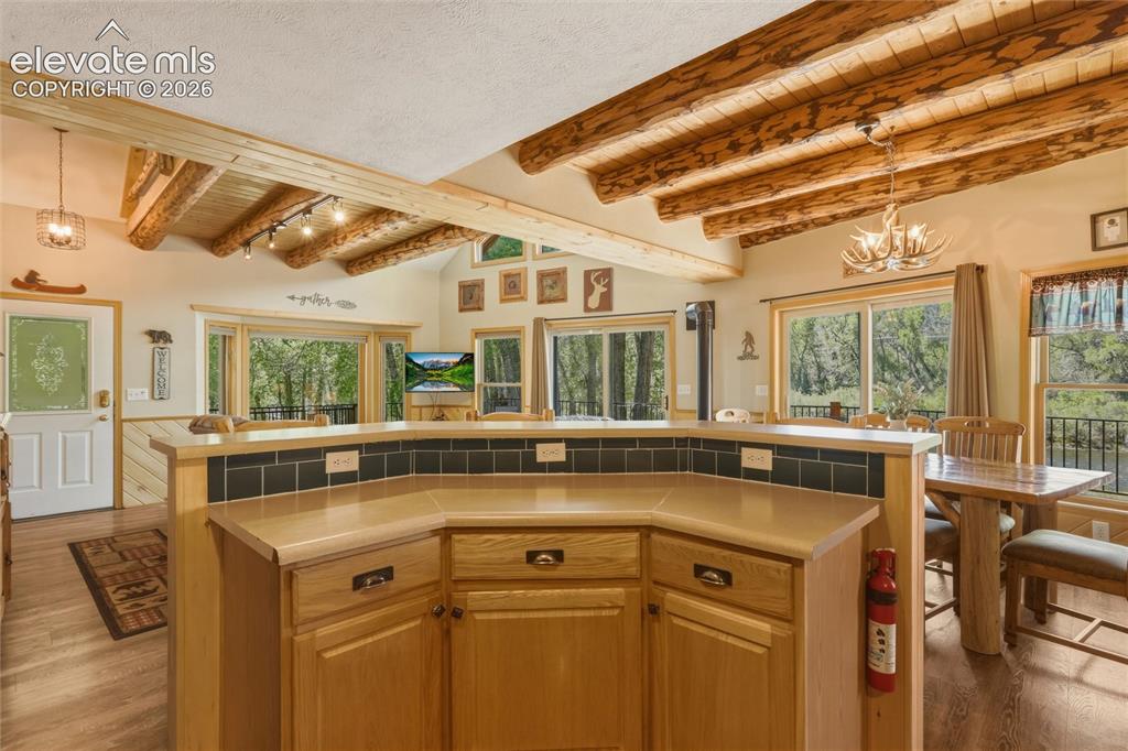 Image 14 of 41: Kitchen