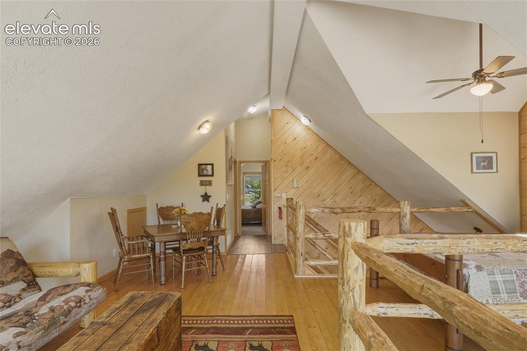 Image 22 of 41: Dining Area