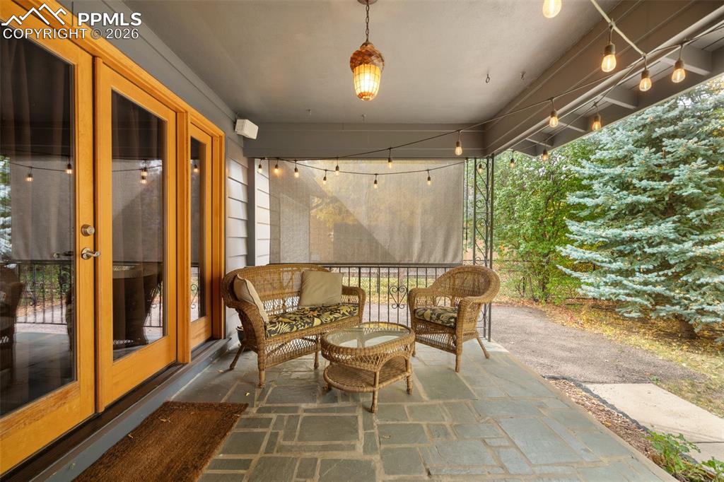 Image 37 of 44: Patio