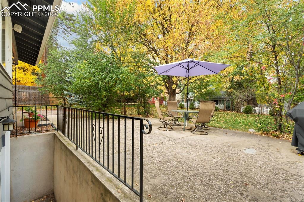 Image 39 of 44: Patio