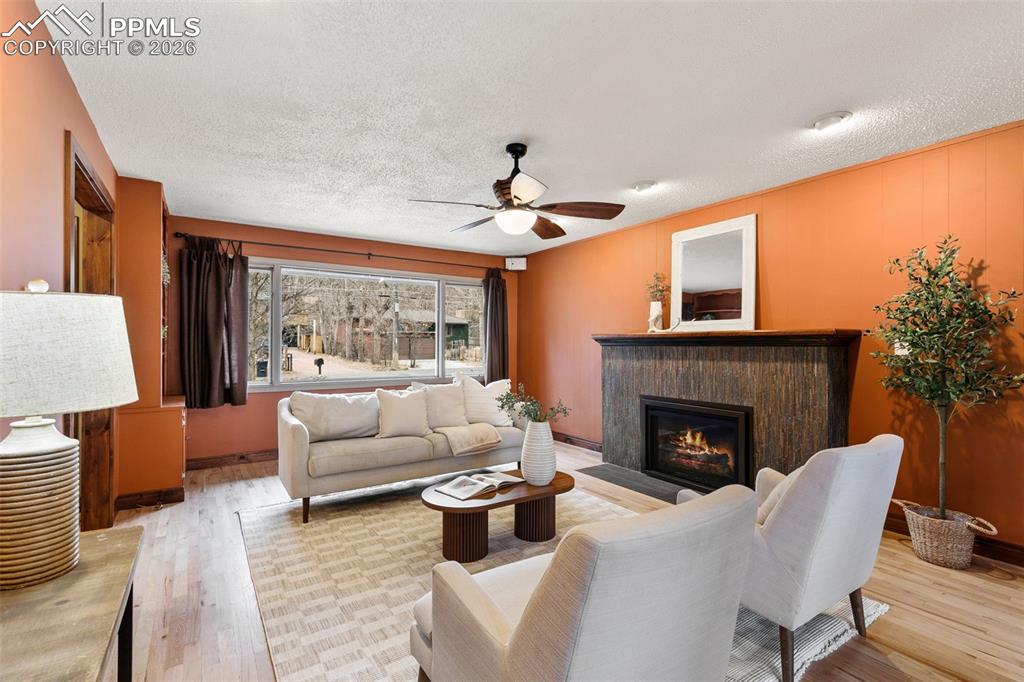 Image 9 of 44: Living Room