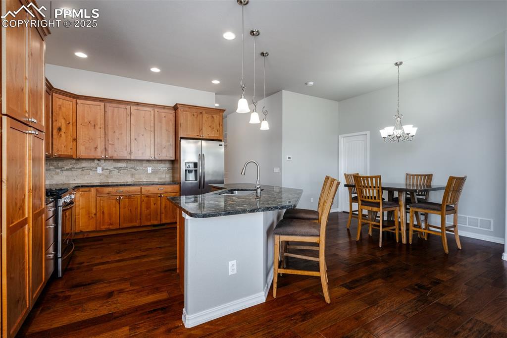 Image 11 of 50: Kitchen