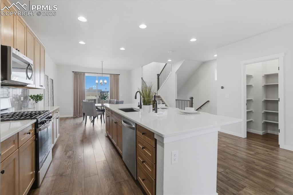 Image 14 of 35: Kitchen