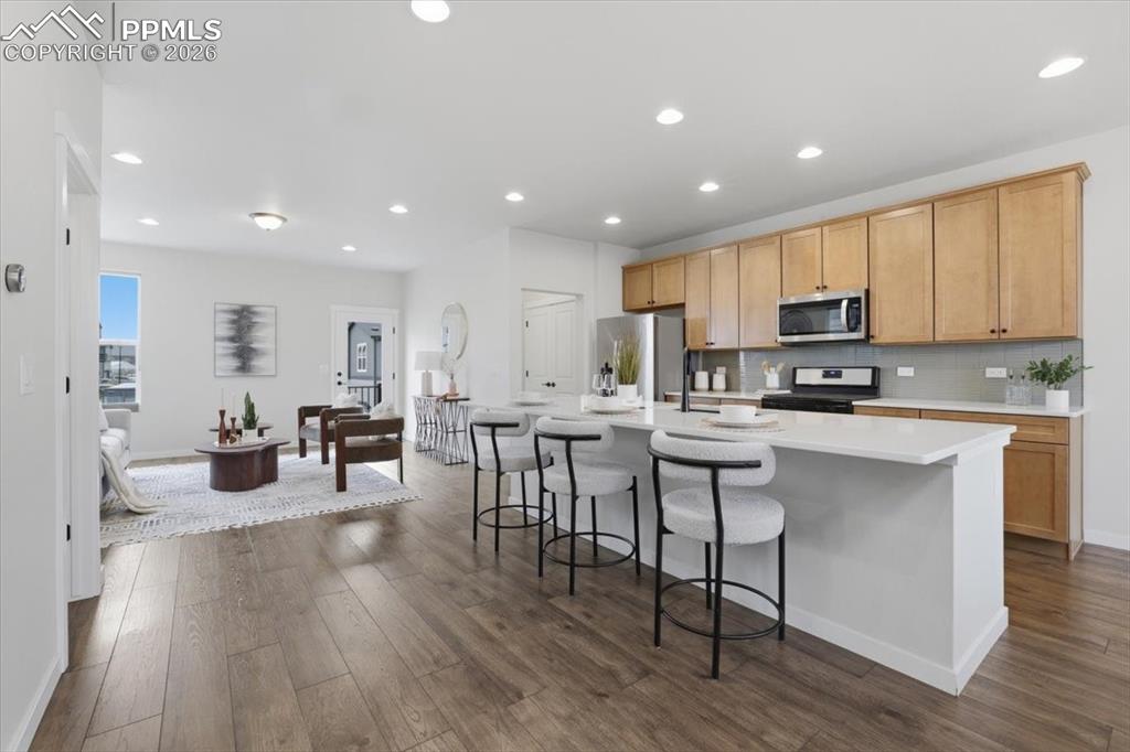 Image 17 of 35: Kitchen