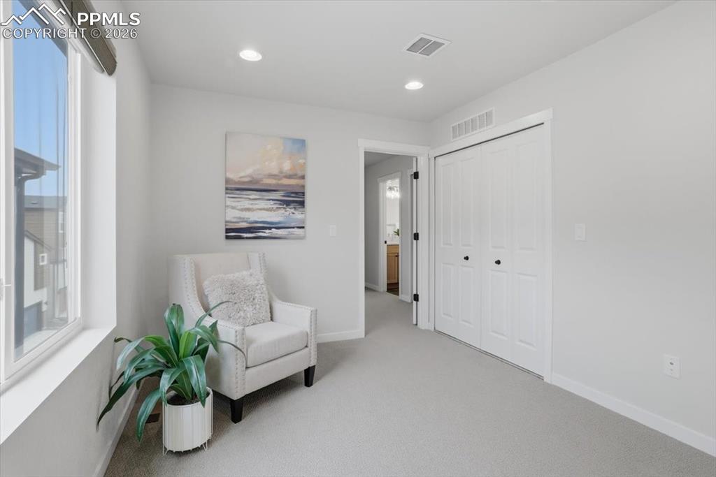 Image 20 of 35: Loft