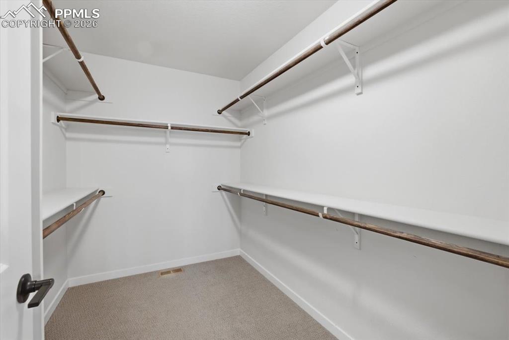 Image 26 of 35: Closet