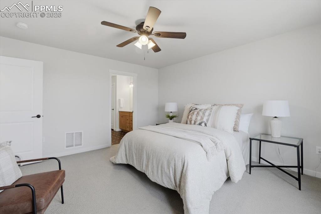 Image 27 of 35: Bedroom