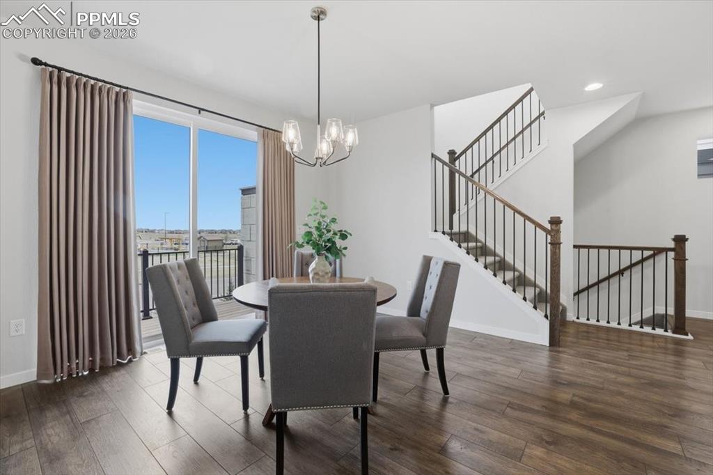 Image 5 of 35: Dining Area