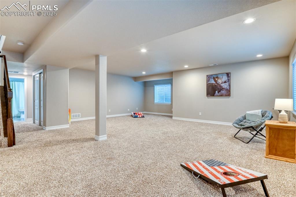 Image 25 of 42: Family Room