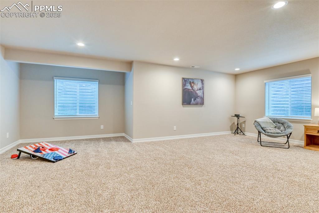 Image 28 of 42: Family Room