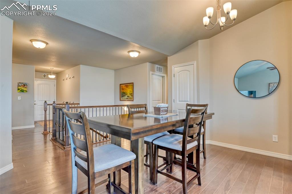 Image 7 of 42: Dining Area