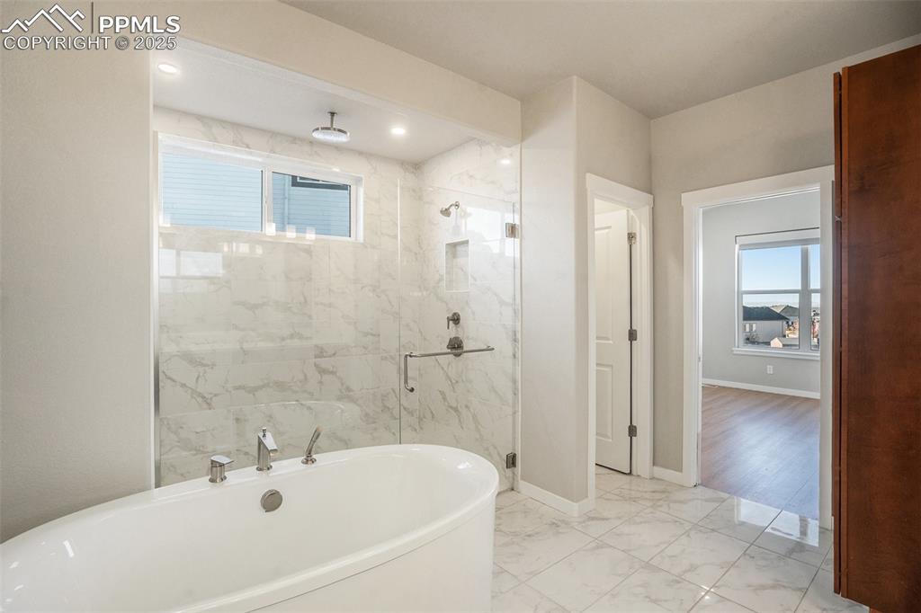 Image 13 of 33: Bathroom