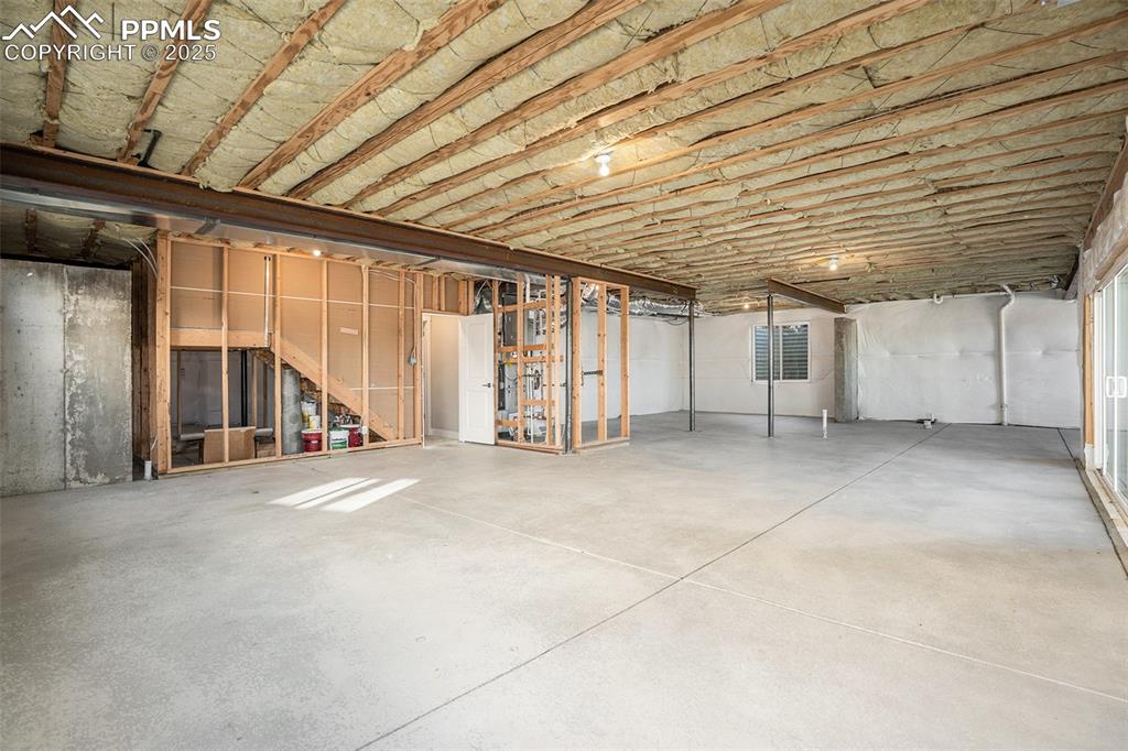 Image 22 of 33: Basement