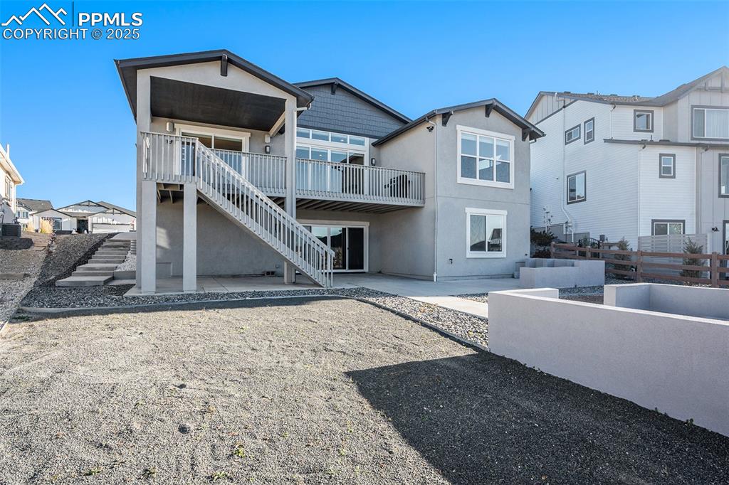 Image 27 of 33: Back of Structure