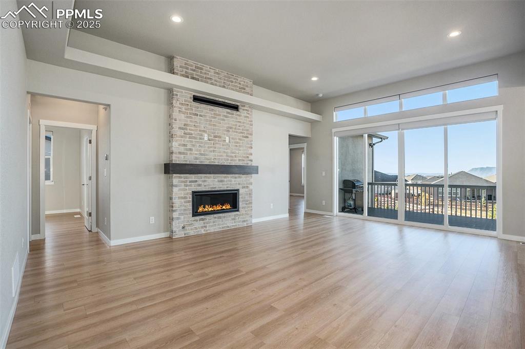 Image 7 of 33: Living Room