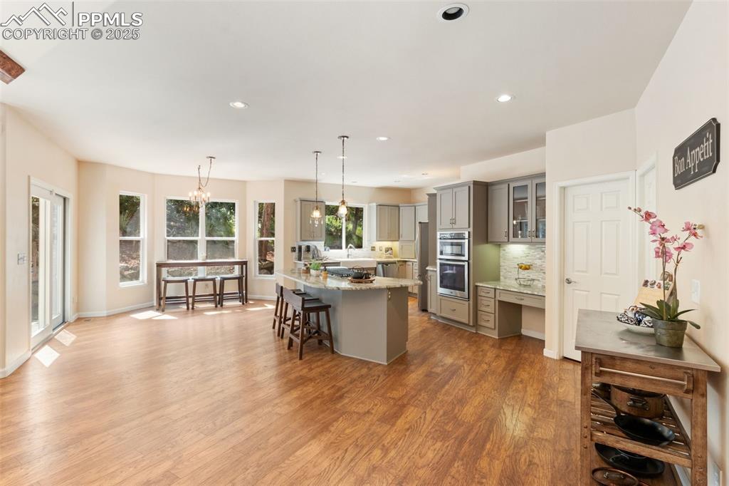 Image 12 of 49: Kitchen