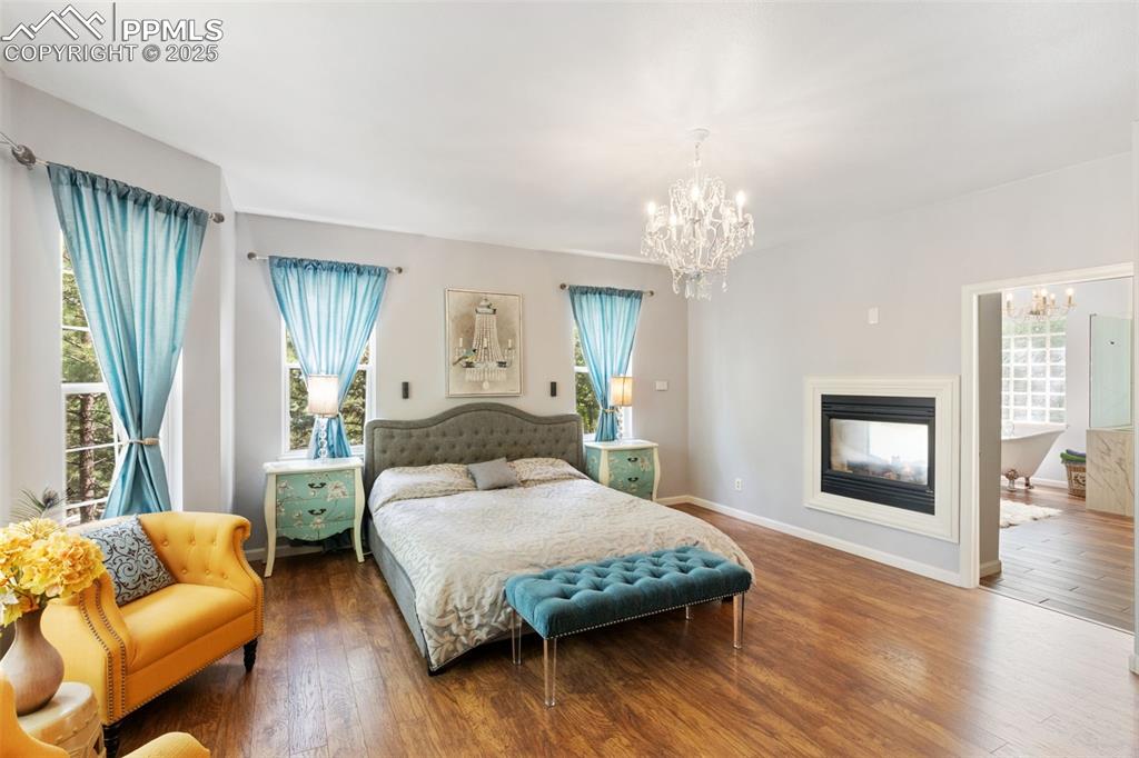 Image 19 of 49: Bedroom